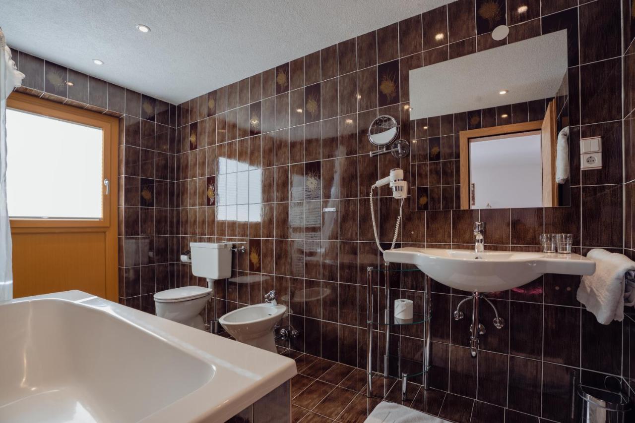 Beim Kathrein Hotel Galtür Екстериор снимка